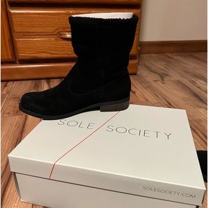 Women’s Sole Society suede boots